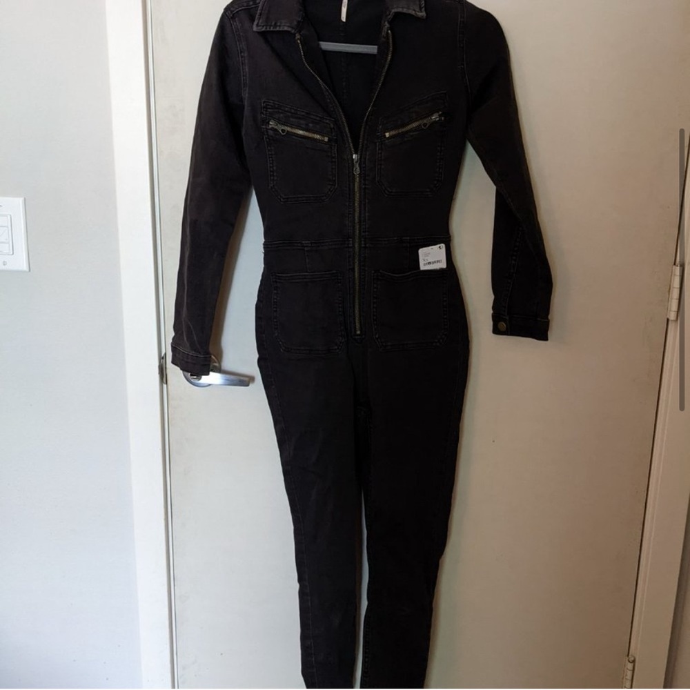 Free people NWOT Lennox Denim Jumpsuit

Washed 1 time but never worn. Didn’t fit - Picture 2 of 3